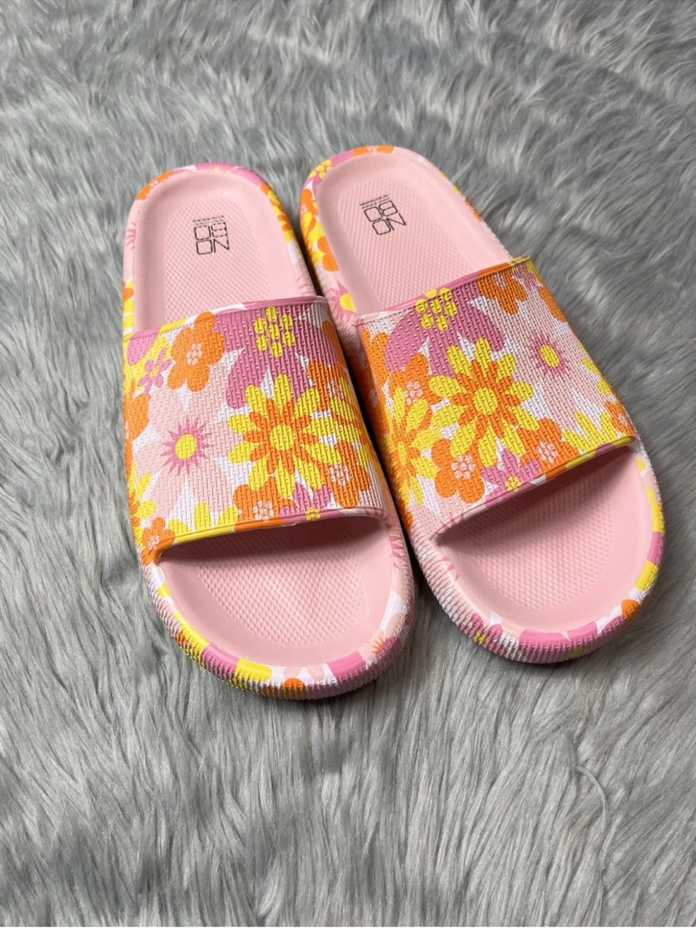 No Boundaries Pink Orange Yellow Floral Slide Sandals Size 11